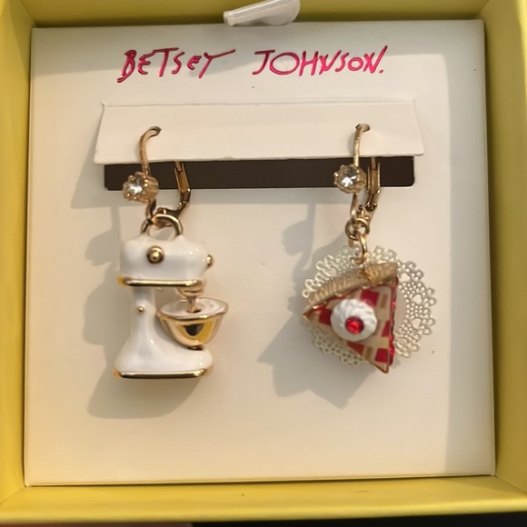 Betsey Johnson Jewelry Nwt Betsey Johnson Baker Earrings Mixer Pie